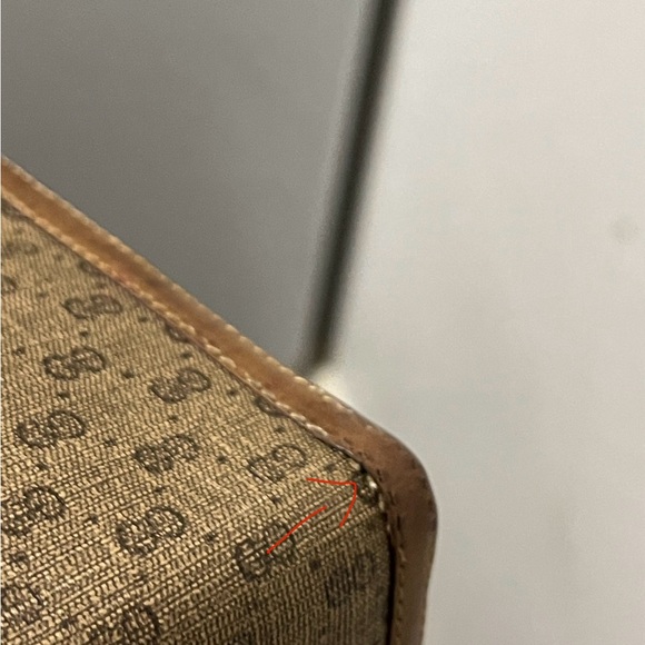 Vintage Gucci billfold wallet - Picture 9 of 10